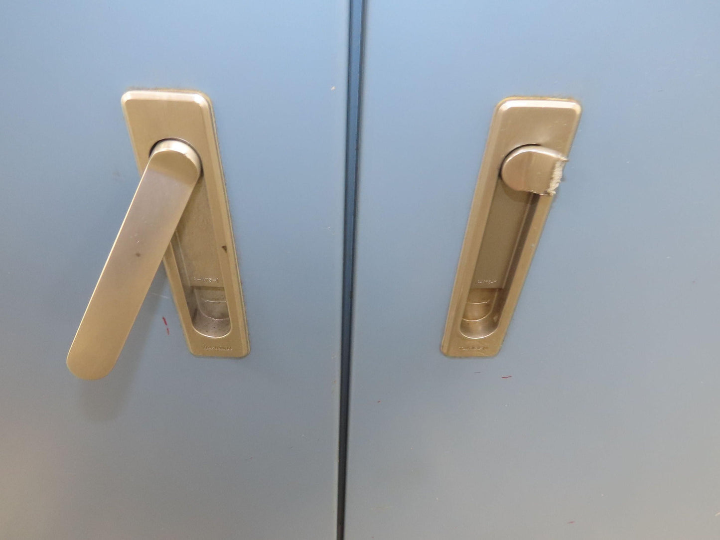 Takigen Freestanding Electrical Enclosure 1100x1000x300mm 40A Disconnect