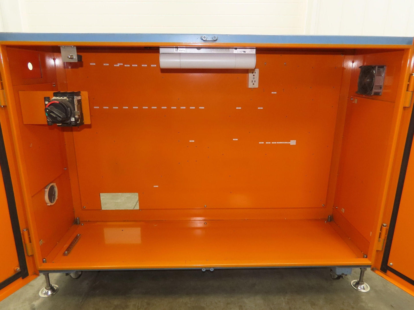 Takigen Freestanding Electrical Enclosure 900x1400x400mm 30A Disconnect