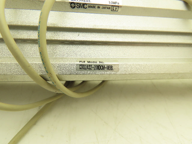 SMC CDQ2A32-200DCM Pneumatic Air Cylinder 32mm Bore 200mm Stroke 145 PSI Lot of2