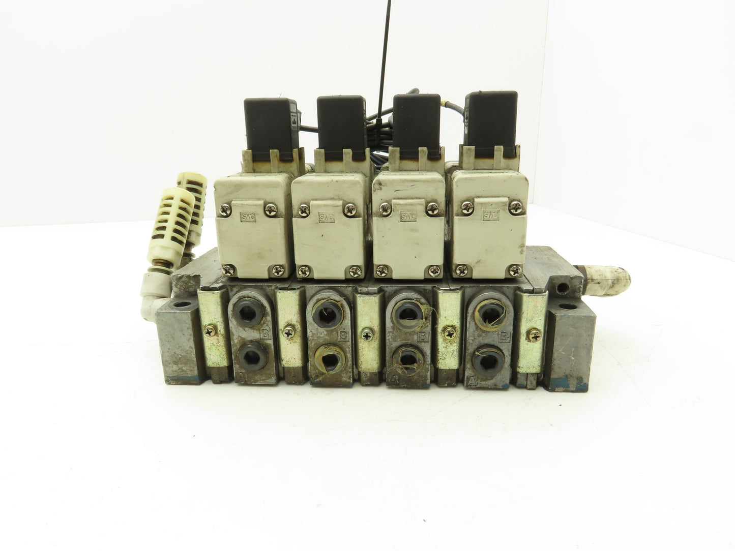 SMC VQ7-6-FG-S-3Z  4-Station Pneumatic Solenoid Valve Manifold 24VDC 3/8" Ports