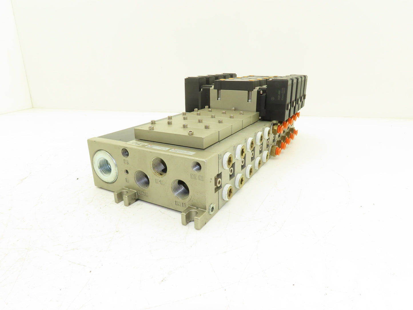 SMC NVV5FS3-01T-101  10-Station Pneumatic Solenoid Valve Manifold NVFS3300-5FZ