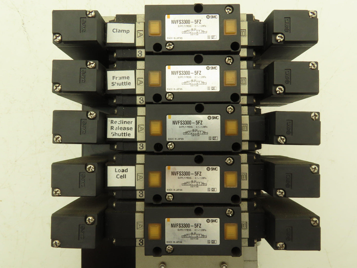 SMC NVV5FS3-01T-101  10-Station Pneumatic Solenoid Valve Manifold NVFS3300-5FZ