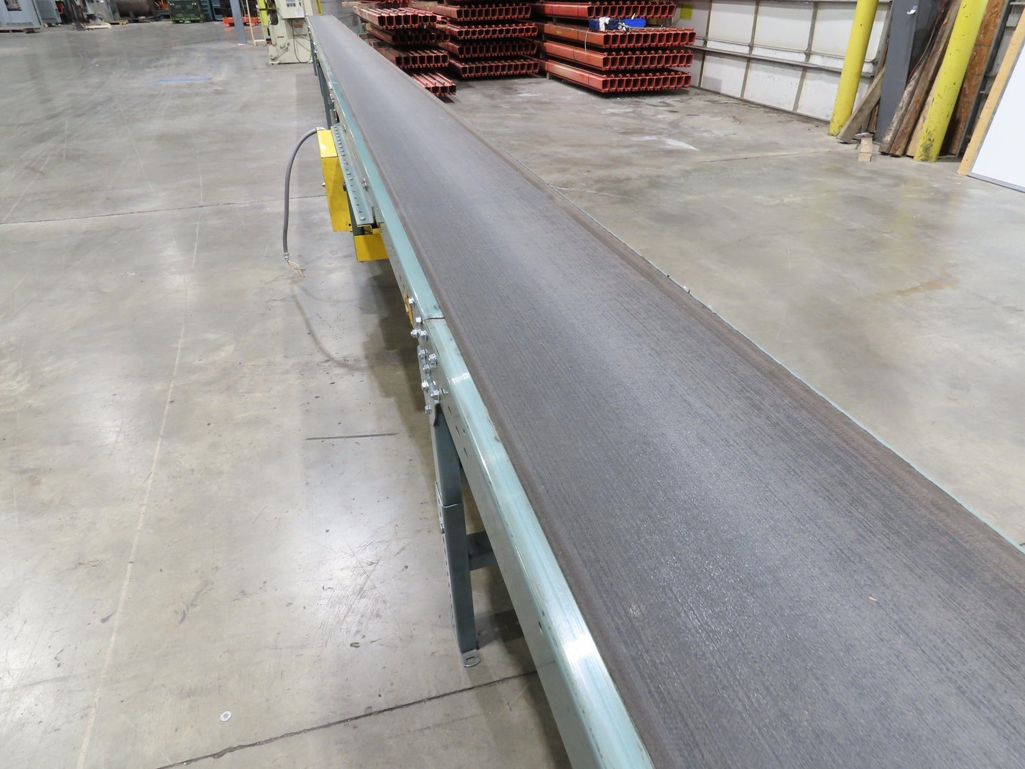 Hytrol 18"x 91' Slider Bed Conveyor 16" Belt 2Hp 230/460V Center Drive 52 FPM