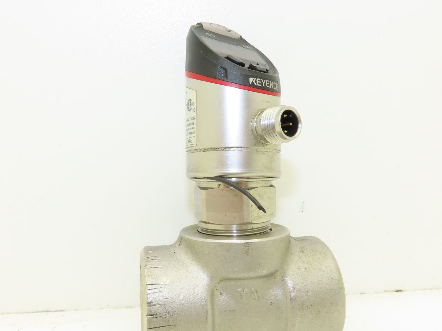 Keyence GP-M250 Digital Pressure Sensor  *Bad Seal*
