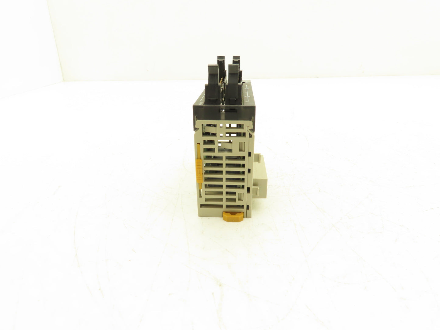 Omron CJ1W-OD263 Output Unit Module 24VDC
