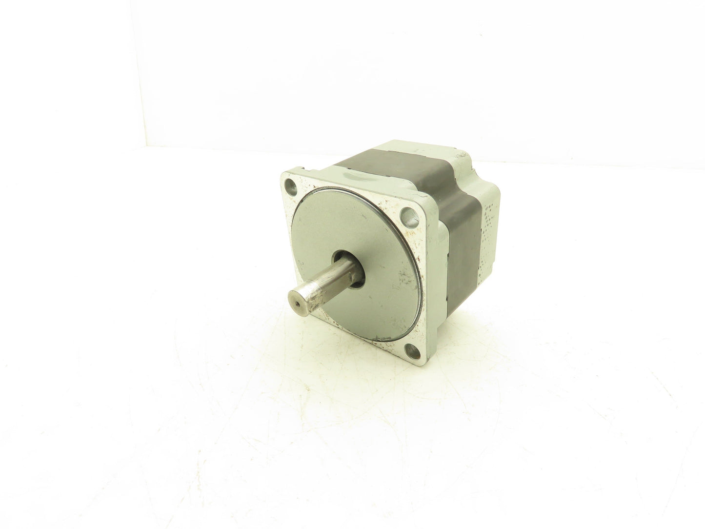 Oriental Motor BLM5400HP-ACS Brushless Stepper Motor 0-240VAC 0-333Hz 3000 RPM