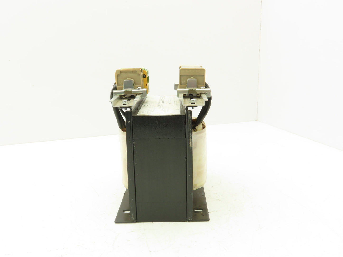 Toyozumi ES21-01KB1 Step Down Transformer 1Kva 200/230/240V to 100V 10A 50/60Hz