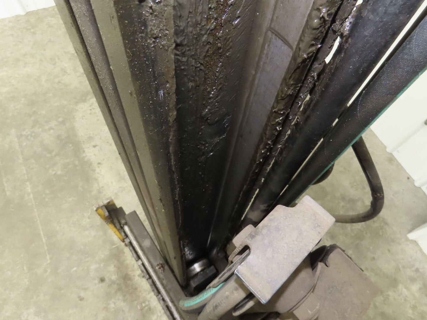 Hyster E30Z Forklift 3 Stage Mast 187" @ 2800LB From Hyster E30Z