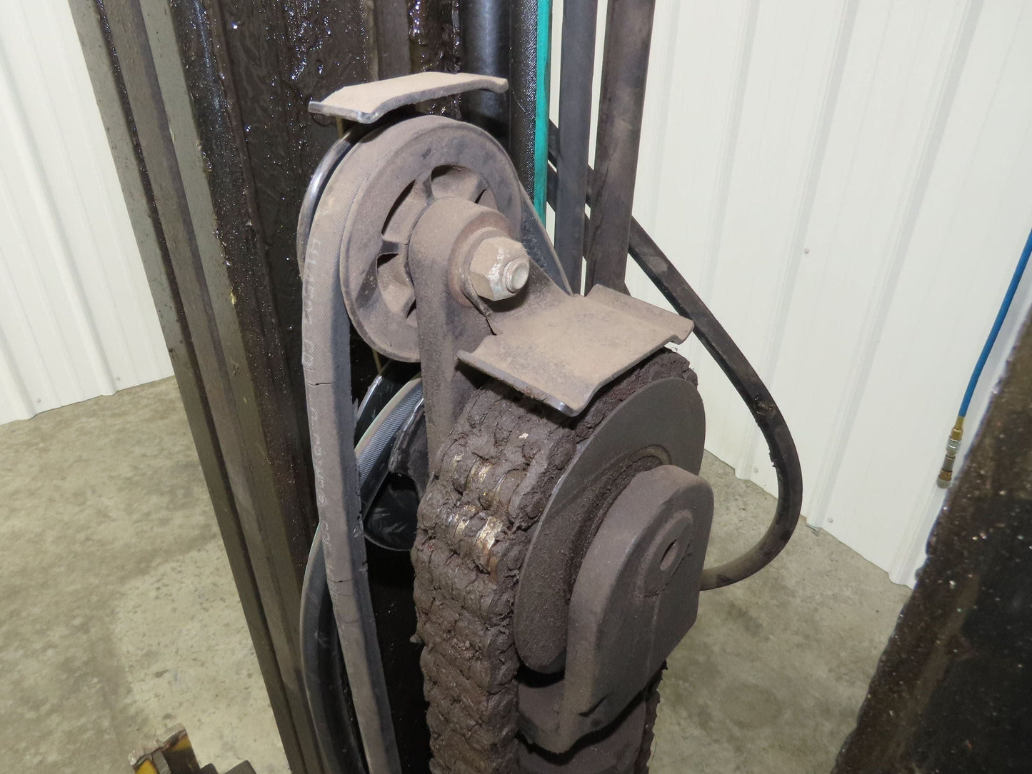 Hyster E30Z Forklift 3 Stage Mast 187" @ 2800LB From Hyster E30Z