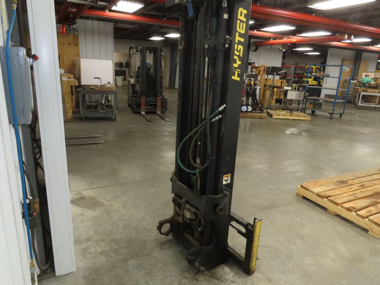 Hyster E30Z Forklift 3 Stage Mast 187" @ 2800LB From Hyster E30Z
