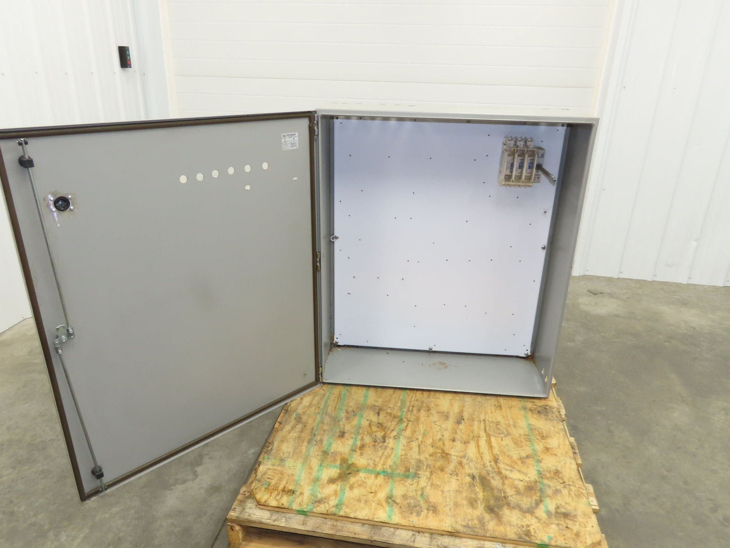 Wiegmann Electrical Enclosure 42x36x12" Control Panel 100A Disconnect