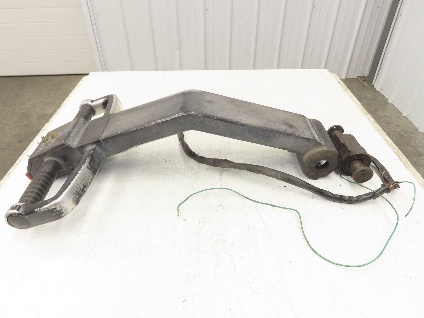 Crown PE 3000 Series PE3540-60 Pallet Jack Operator Handle Return Springs