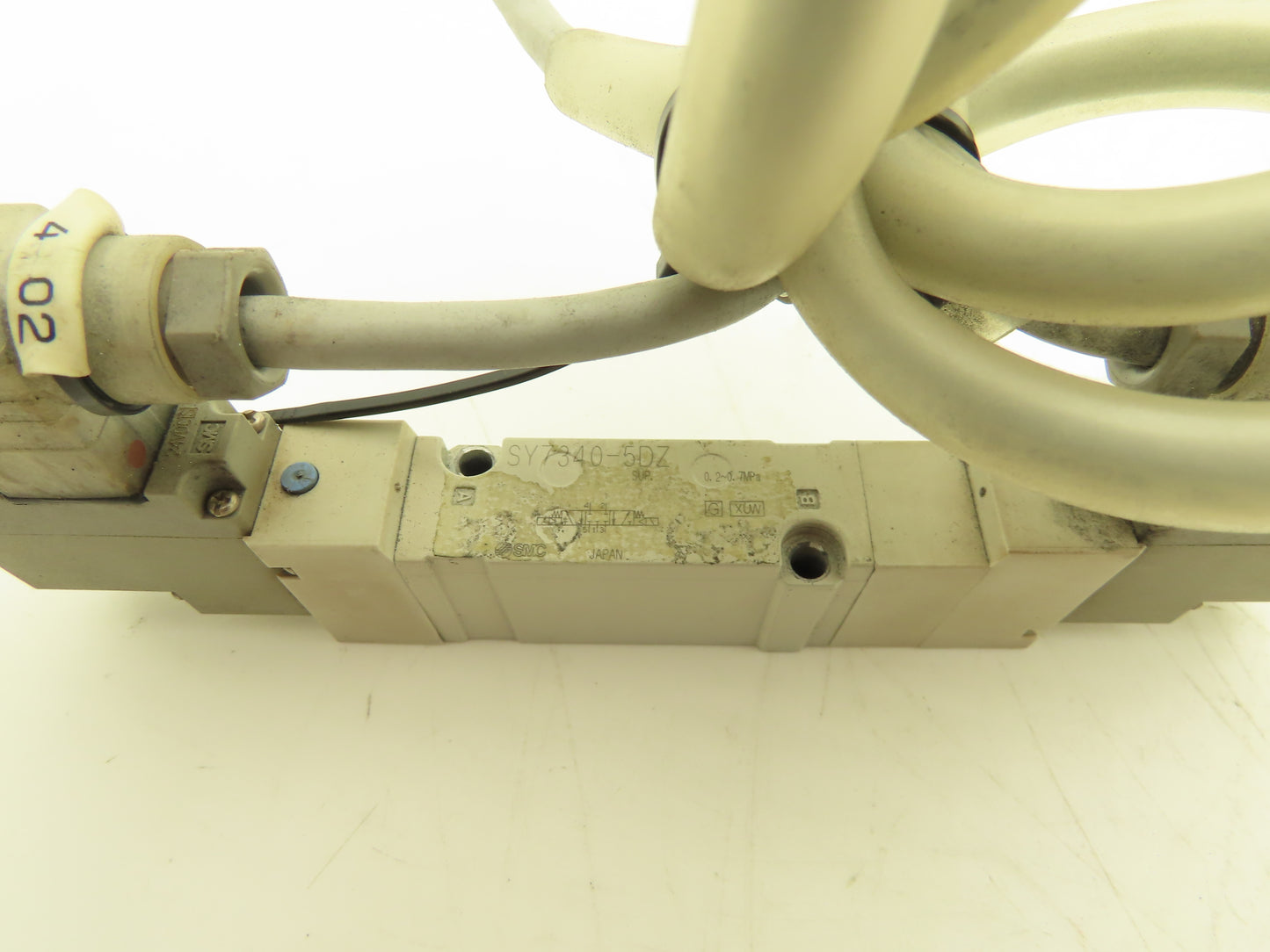 SMC SY7340-5DZ Solenoid Valve 3 Position Closed Center Pilot With Manifold 24VDC