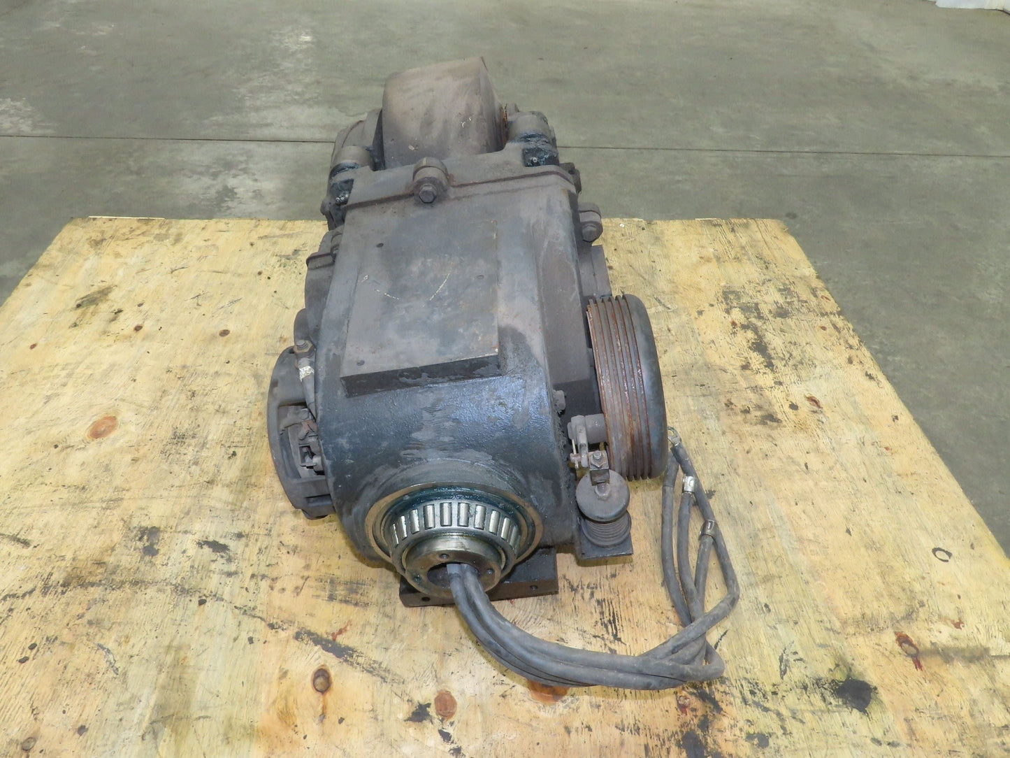 Crown PE 3000 Series PE3540-60 Pallet Jack Rear Drive Assembly Wheel Motor