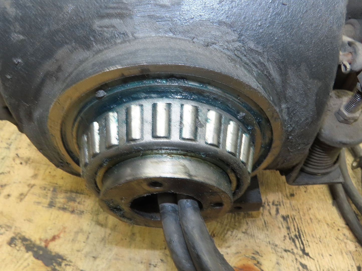 Crown PE 3000 Series PE3540-60 Pallet Jack Rear Drive Assembly Wheel Motor