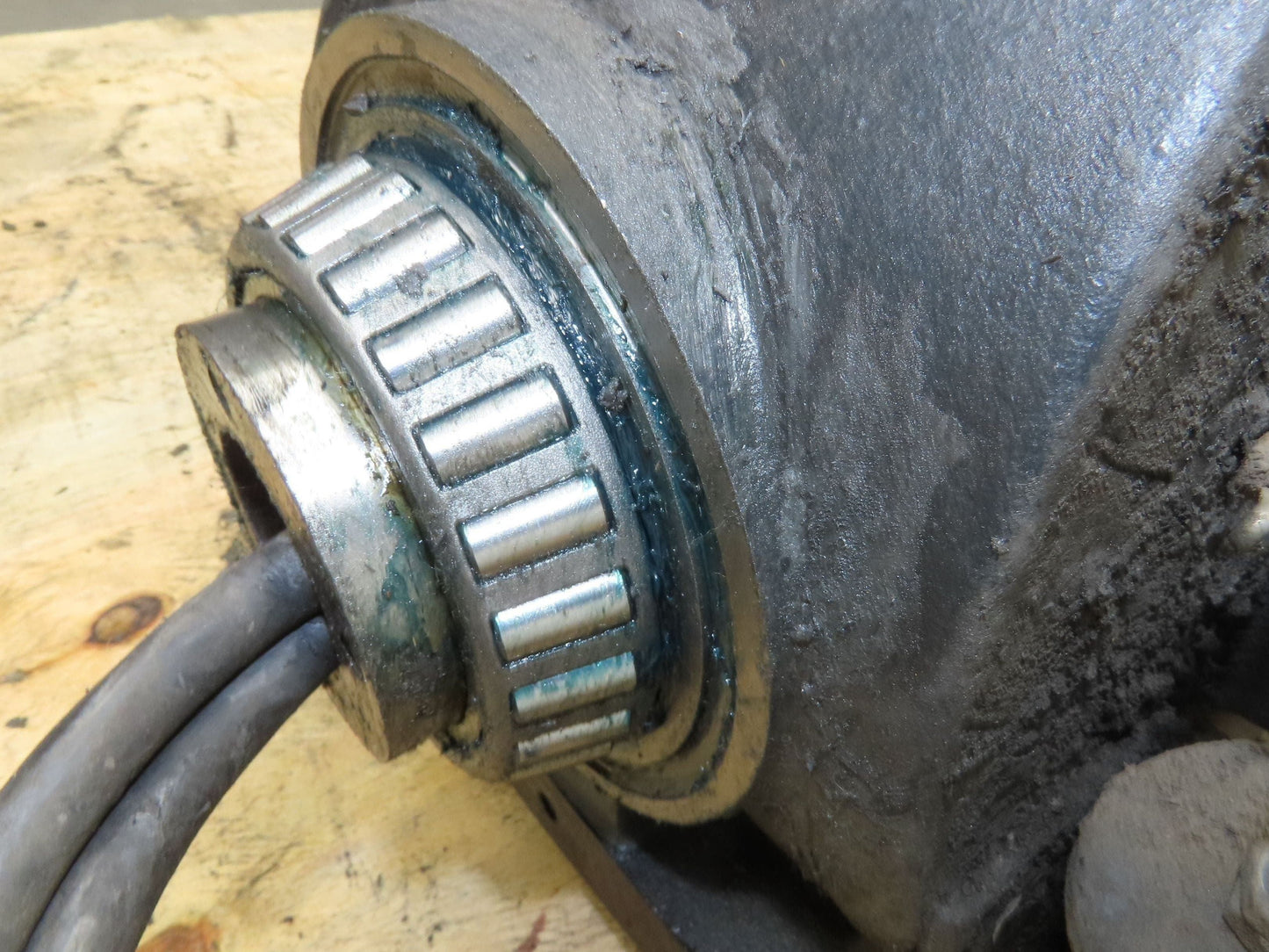 Crown PE 3000 Series PE3540-60 Pallet Jack Rear Drive Assembly Wheel Motor