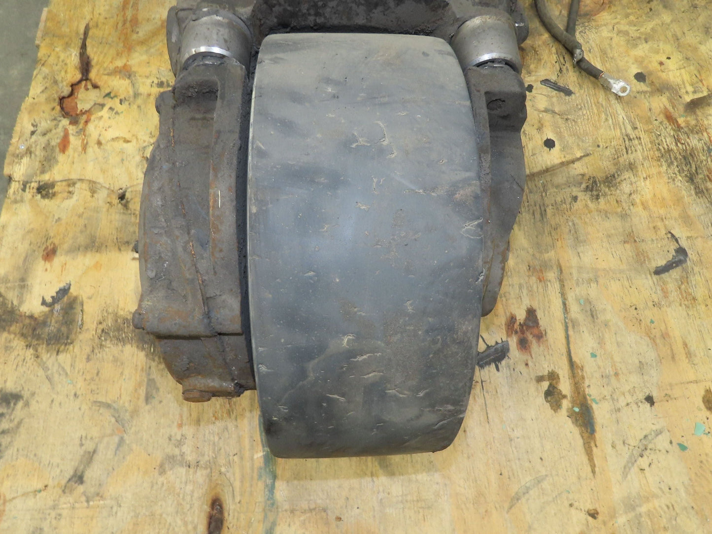 Crown 60PE-27-3 Pallet Jack Rear Drive Assembly Wheel Motor Column