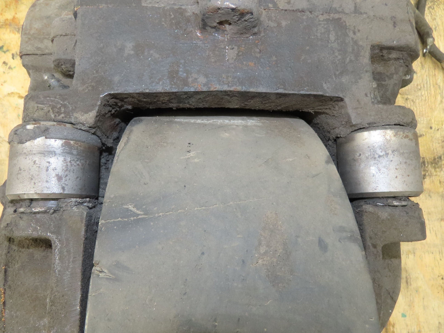 Crown 60PE-27-3 Pallet Jack Rear Drive Assembly Wheel Motor Column