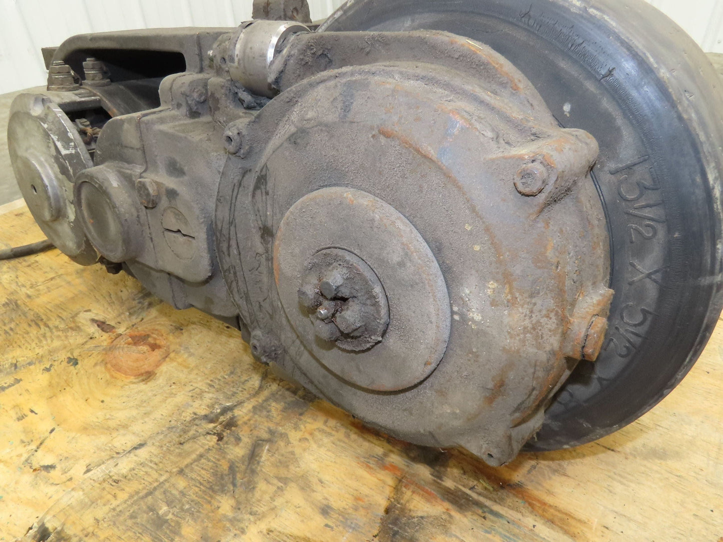 Crown 60PE-27-3 Pallet Jack Rear Drive Assembly Wheel Motor Column