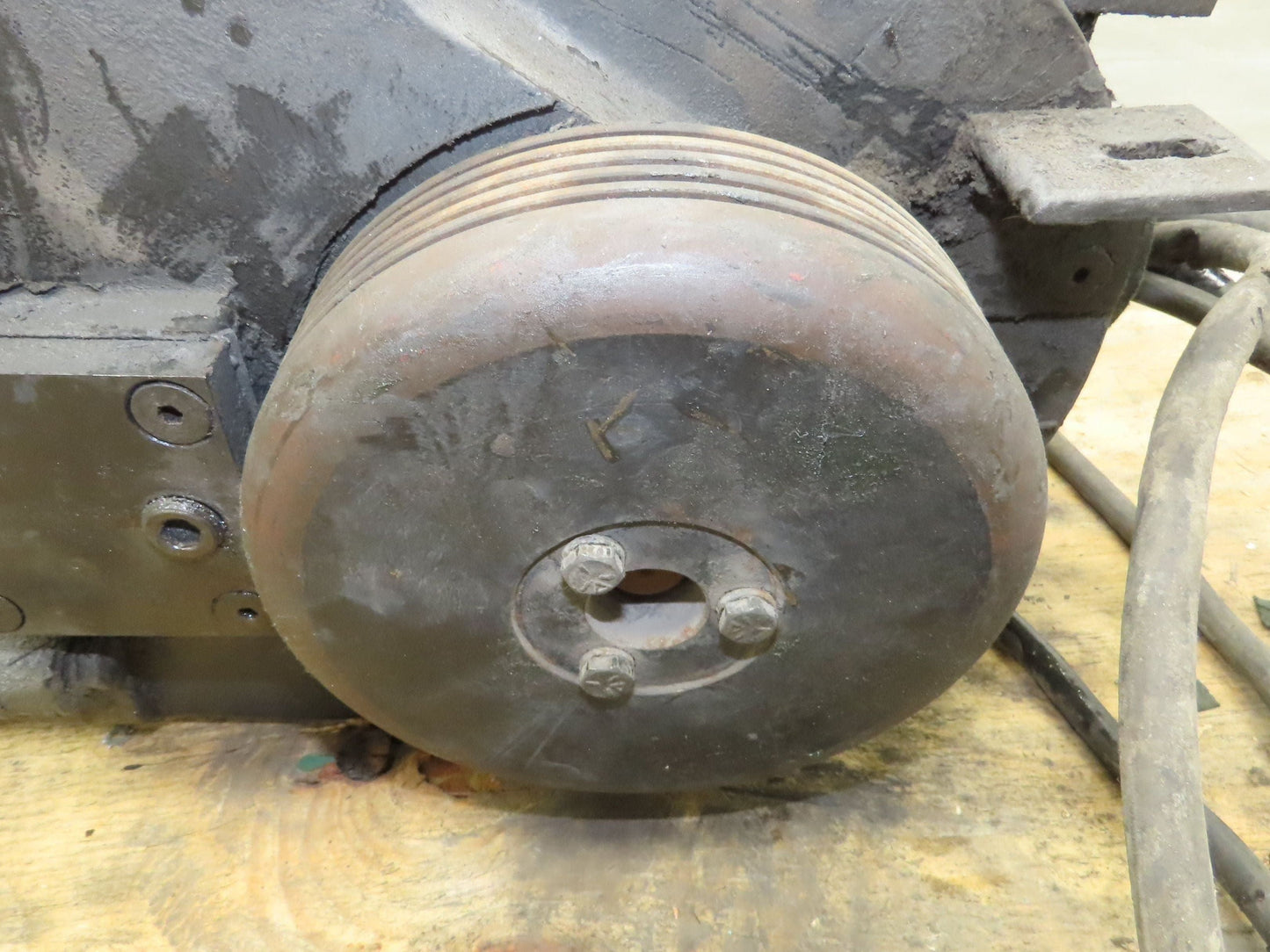 Crown 60PE-27-3 Pallet Jack Rear Drive Assembly Wheel Motor Column