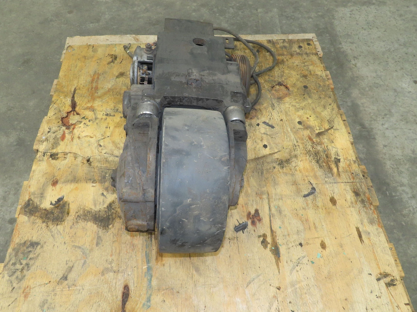 Crown 60PE-27-3 Pallet Jack Rear Drive Assembly Wheel Motor Column