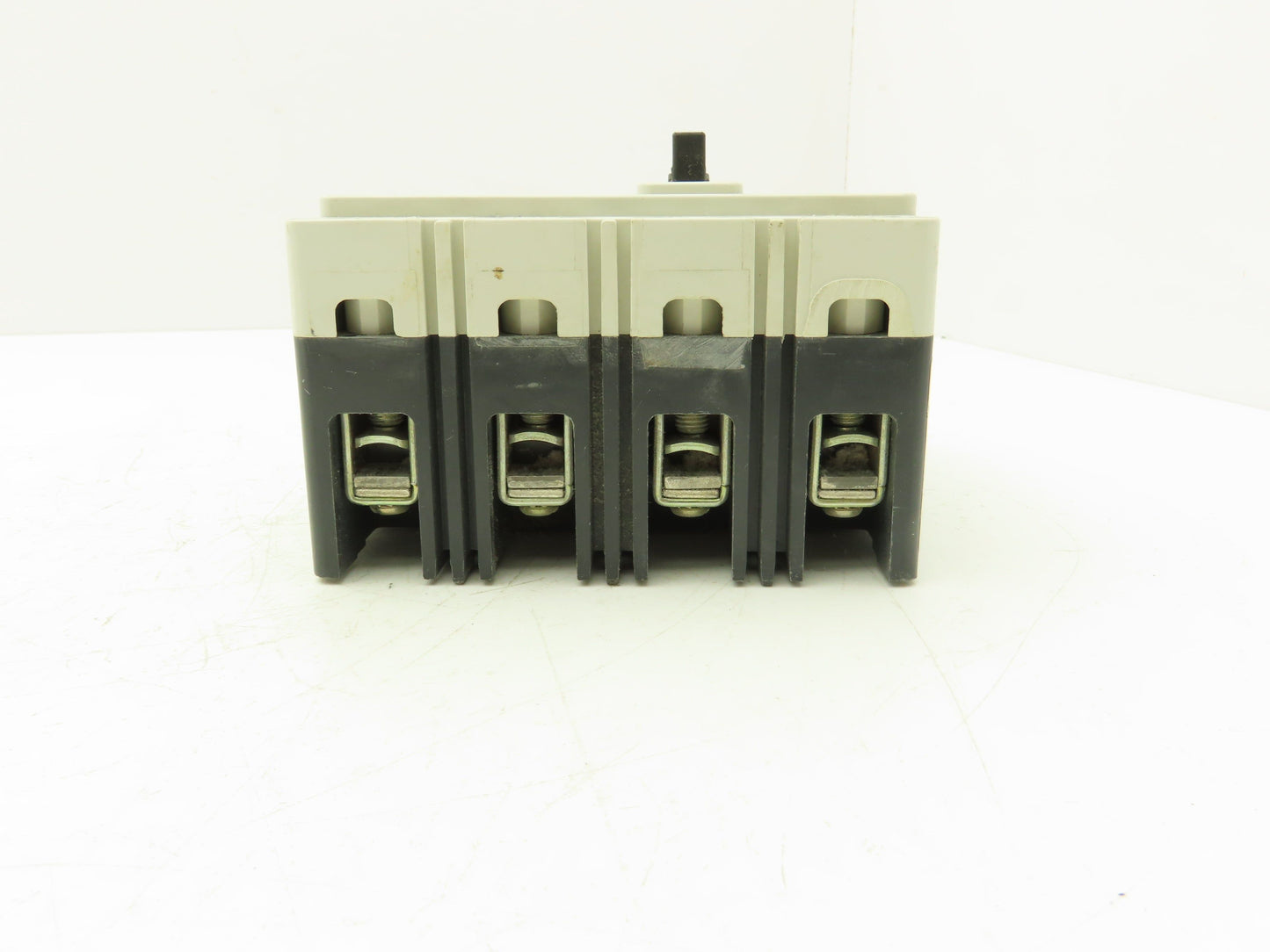 Cutler Hammer FD4060L Industrial Moldedcase Circuit Breaker 60A 4 Pole 600VAC