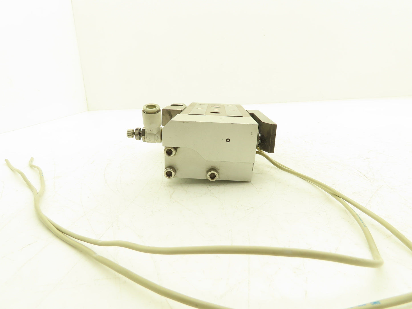 SMC MXQ25L-20BSR Pneumatic Air Slide Table Guided Cylinder 25mm Bore 20mm Stroke