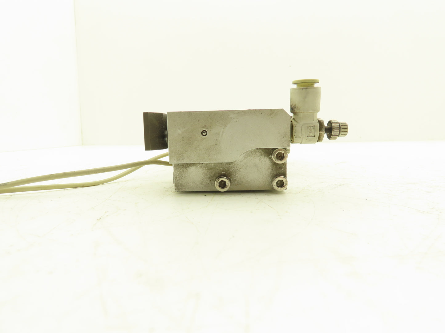 SMC MXQ20-75BSR Pneumatic Air Slide Table End Lock Cylinder 20mm x 75mm Stroke