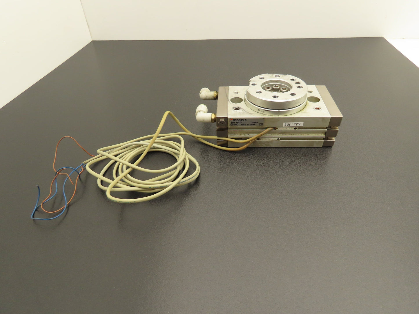 SMC MSQB30L3 Pneumatic Rotary Actuator Table Air Cylinder 180° Rotation