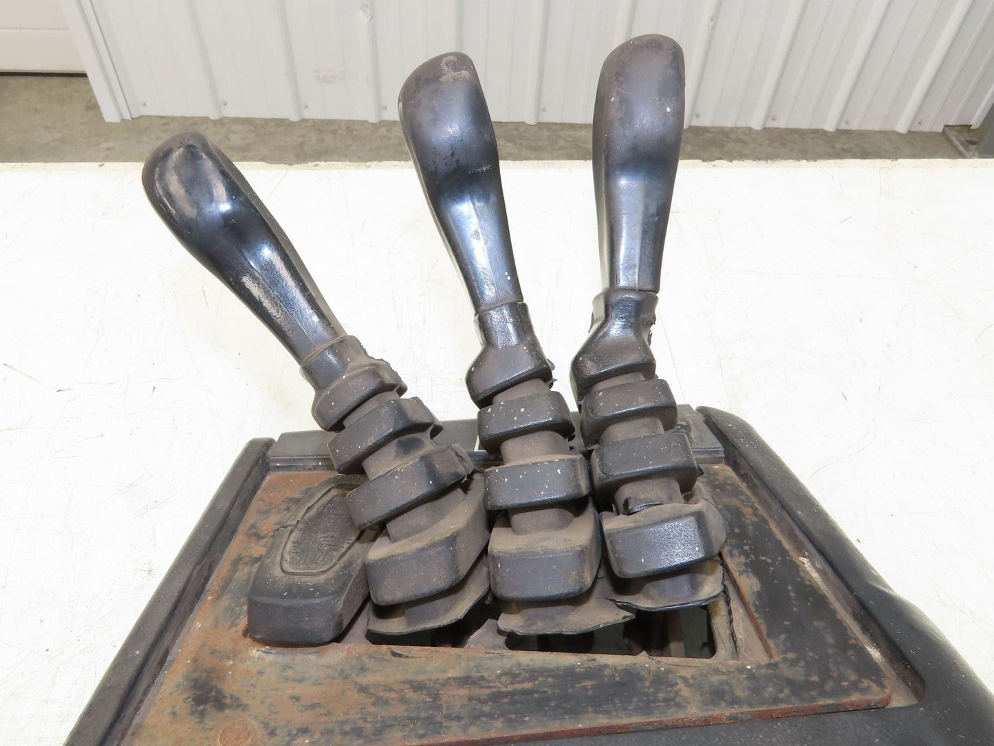 Hyster E30Z Forklift Sideshift 3 Lever Controls And Model Label