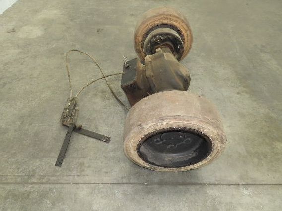 Hyster E30Z Forklift Dual-Wheel Drive Axle Assembly 5-Lug