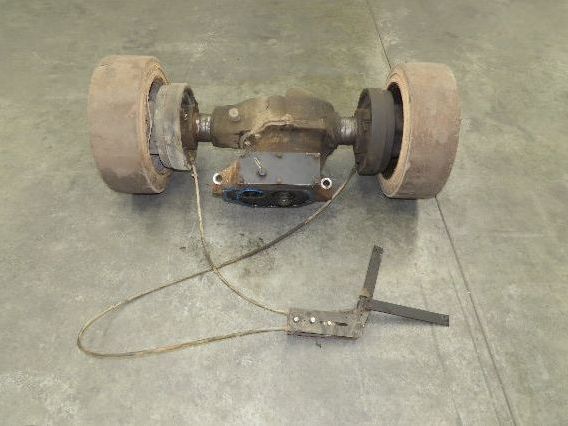 Hyster E30Z Forklift Dual-Wheel Drive Axle Assembly 5-Lug