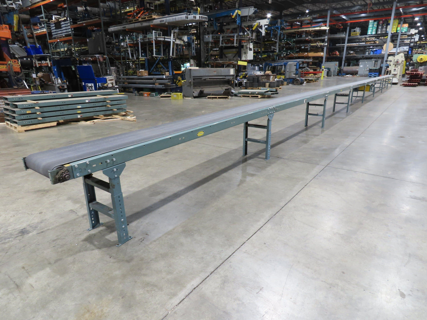 Hytrol 18"x 79' Slider Bed Conveyor 16" Belt 2Hp 230/460V Center Drive 65 FPM