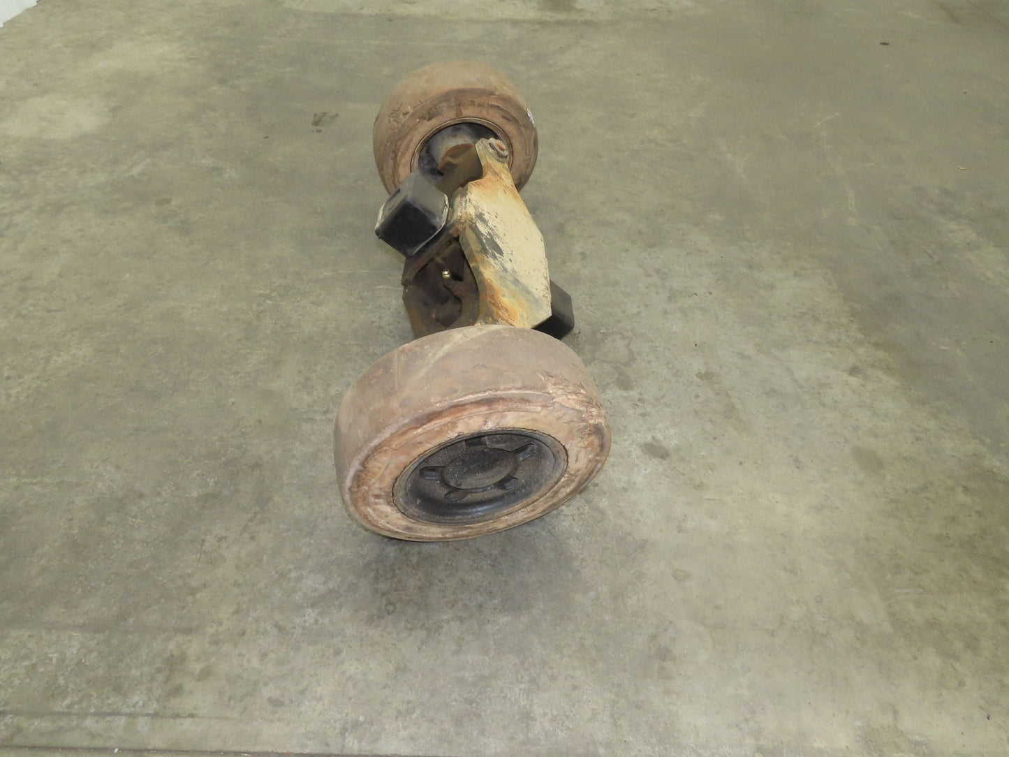 Hyster E30Z Forklift Dual-Wheel Steer Axle Assembly