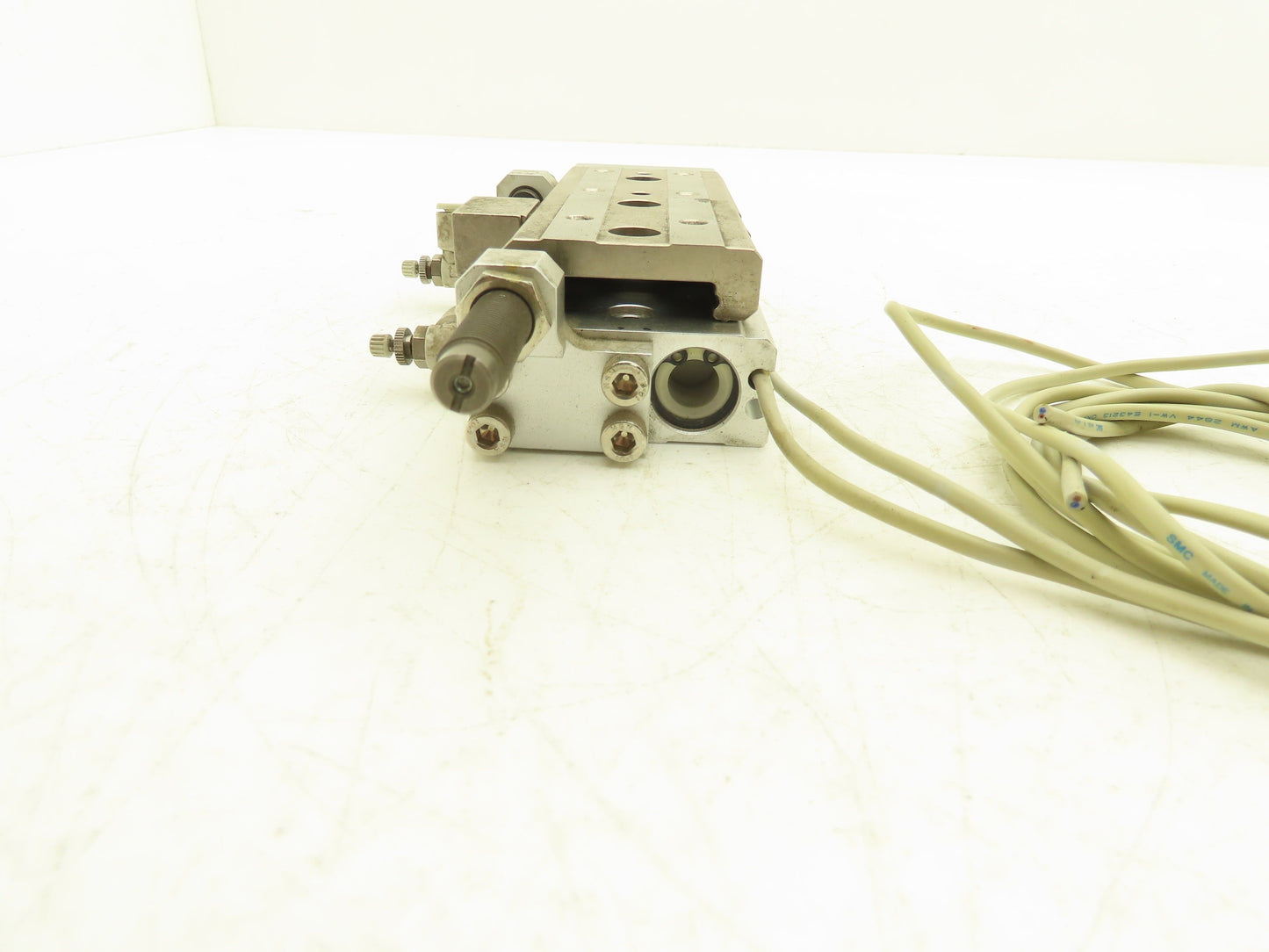 SMC MXQ16L-50B Pneumatic Air Slide Table Guide Cylinder 16mm Bore 50mm Stroke