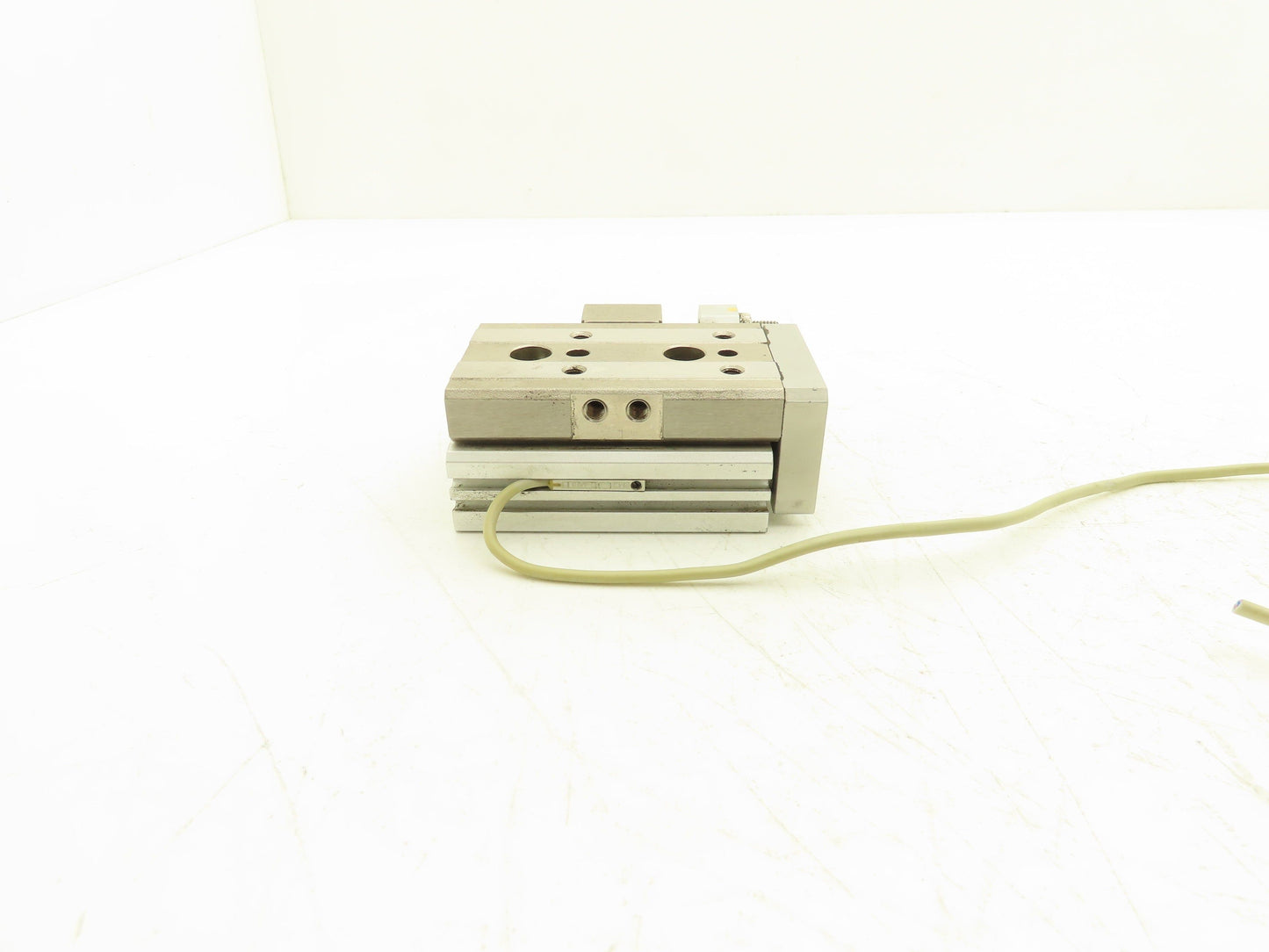 SMC MXQ16L-10CS Pneumatic Air Slide Table Cylinder w/Stop 16mm Bore 10mm Stroke