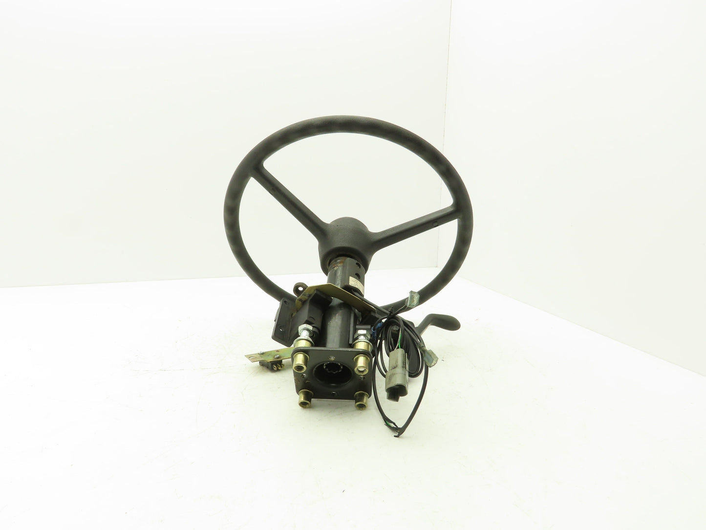 Hyster E60Z Forklift Steering Wheel with Sensors Forward Reverse Control