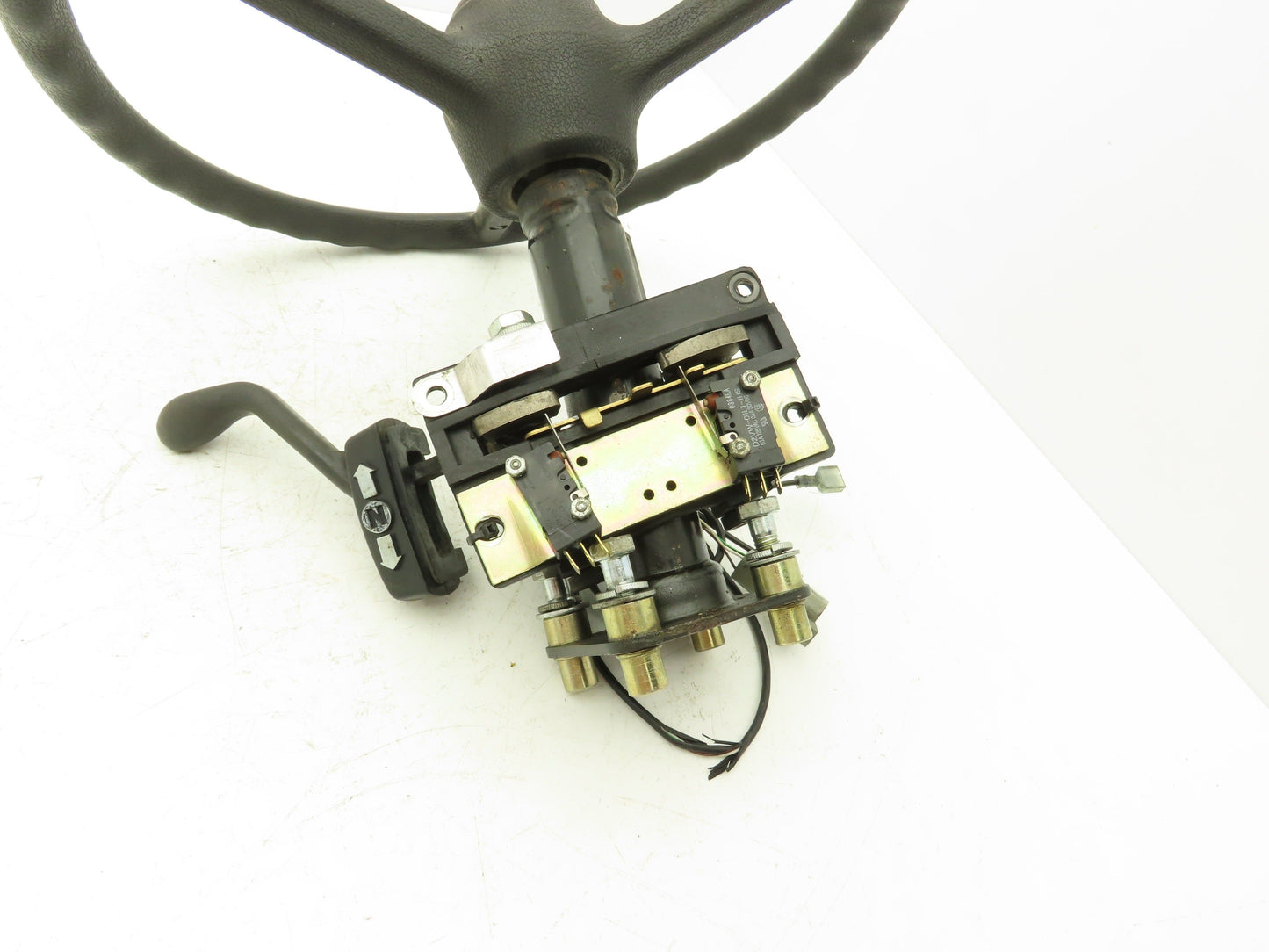 Hyster E60Z Forklift Steering Wheel with Sensors Forward Reverse Control