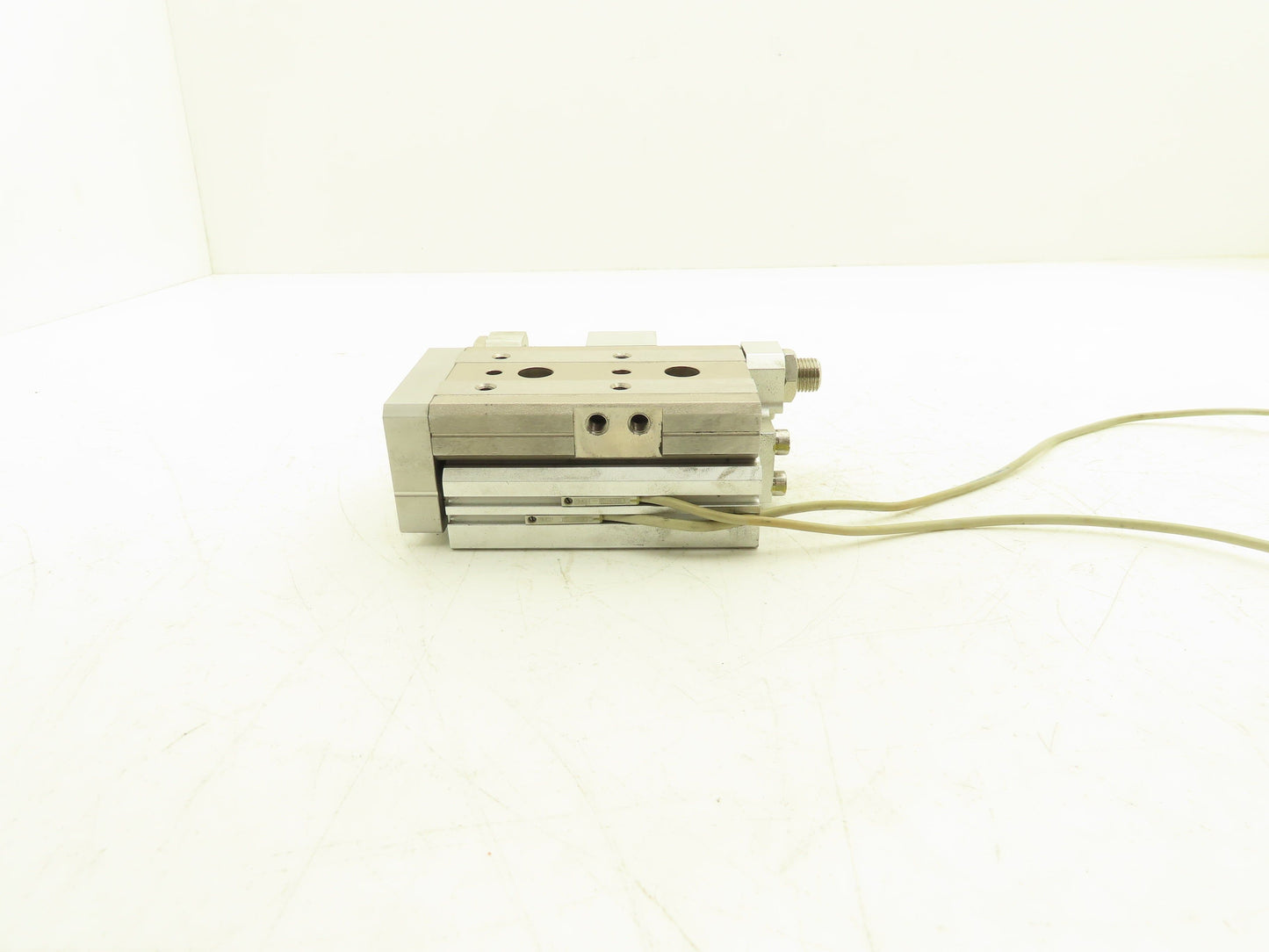 SMC MXQ20-20A Pneumatic Air Slide Table Cylinder w/Stops 20mm Bore 20mm Stroke