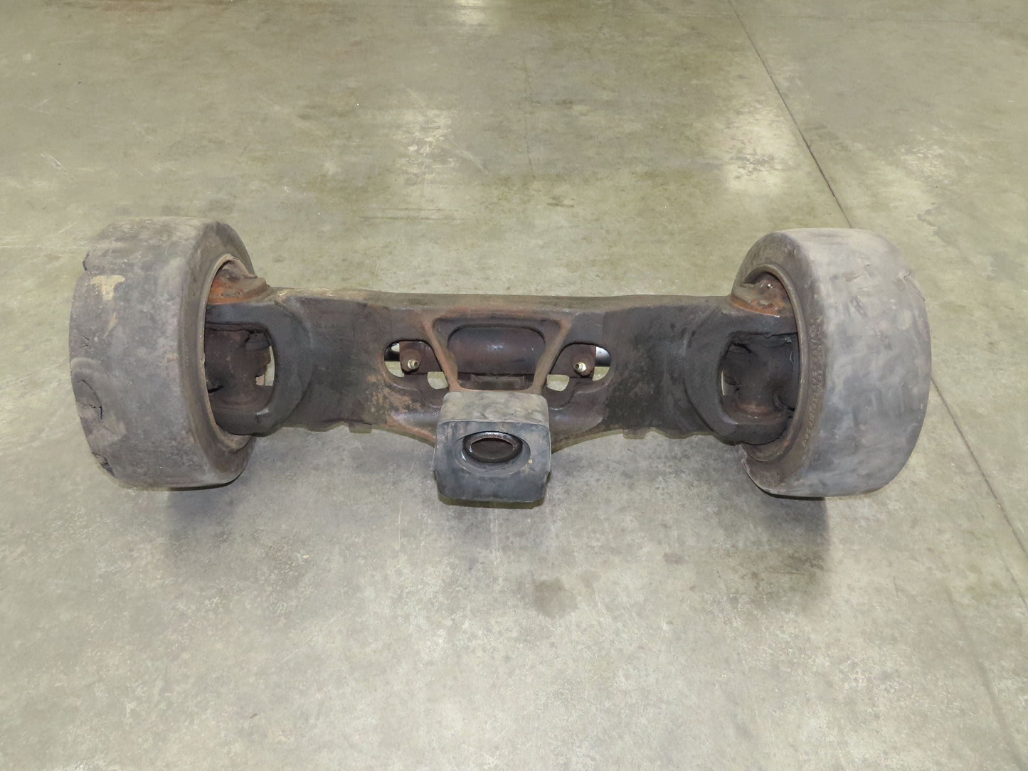 Hyster E60Z Forklift Dual-Wheel Steer Axle Assembly