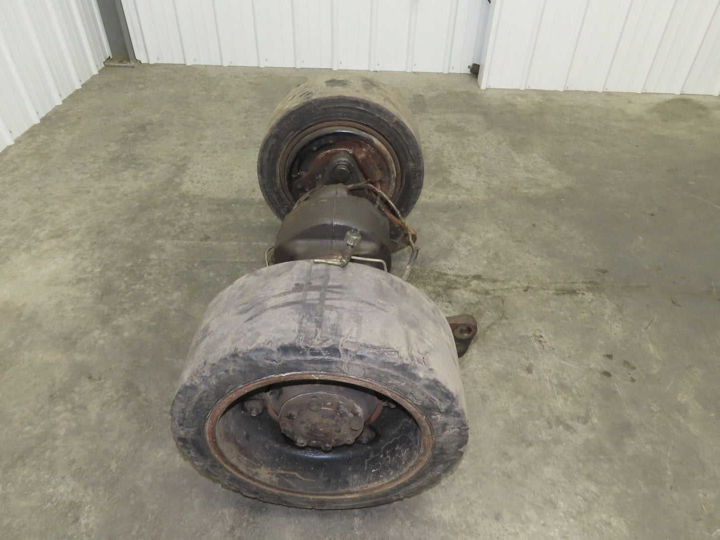 Hyster E60Z Forklift Dual-Wheel Drive Axle Assembly 6-Lug