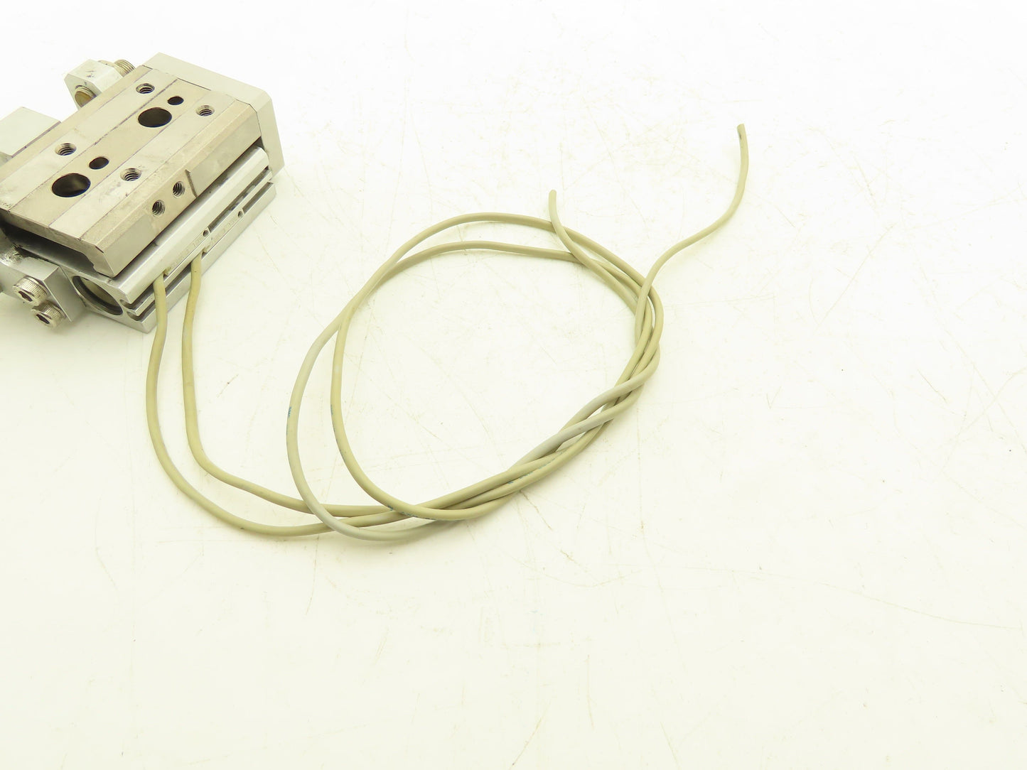 SMC MXQ16L-20A Pneumatic Air Slide Table Cylinder w/Stops 16mm Bore 20mm Stroke