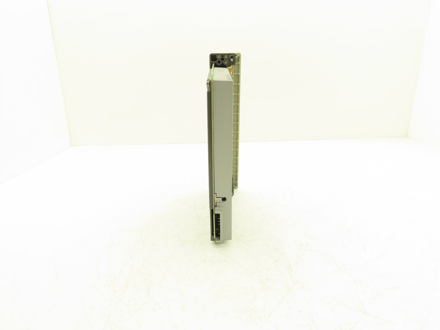 AEG Modicon AS-B838-032 I/O Module 24VDC TRU HI OUT PV:00 RL:75