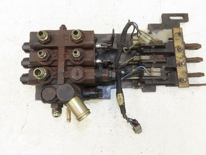 Hyster 3-Lever Hydraulic Spool Valve Forklift Mast Control E60XM2-33