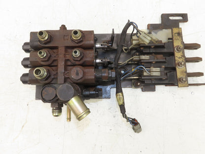 Hyster 3-Lever Hydraulic Spool Valve Forklift Mast Control E60XM2-33