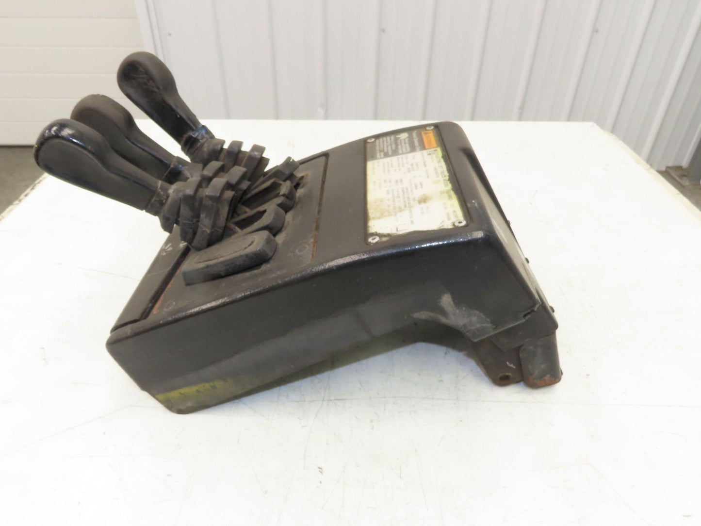 Hyster E60XM2-33 Forklift Sideshift 3 Lever Controls And Model Label