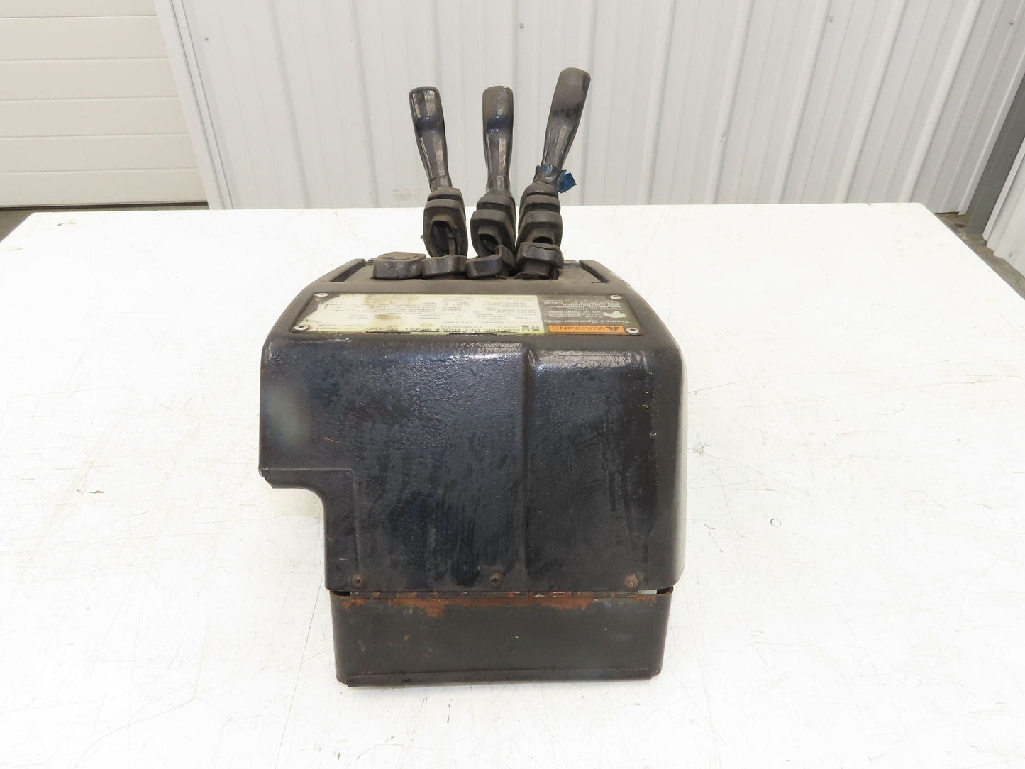 Hyster E60XM2-33 Forklift Sideshift 3 Lever Controls And Model Label