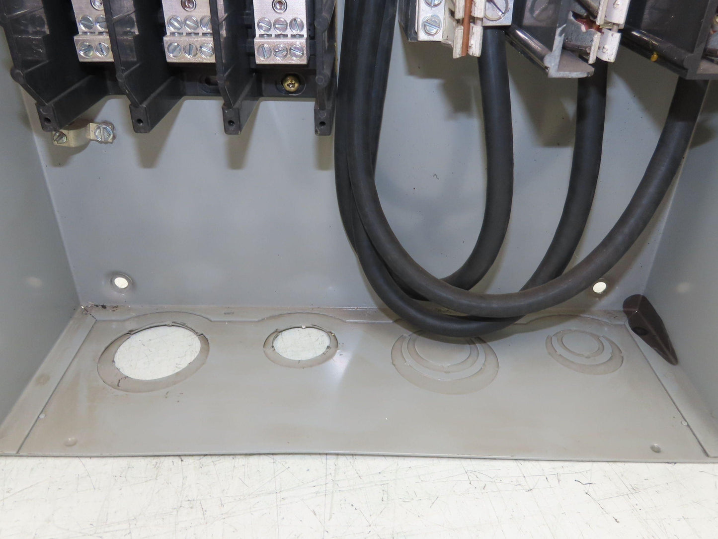 Eaton Cutler Hammer DH323FGKJSEL Fusible Disconnect Safety Switch 100A 240V 3Ph