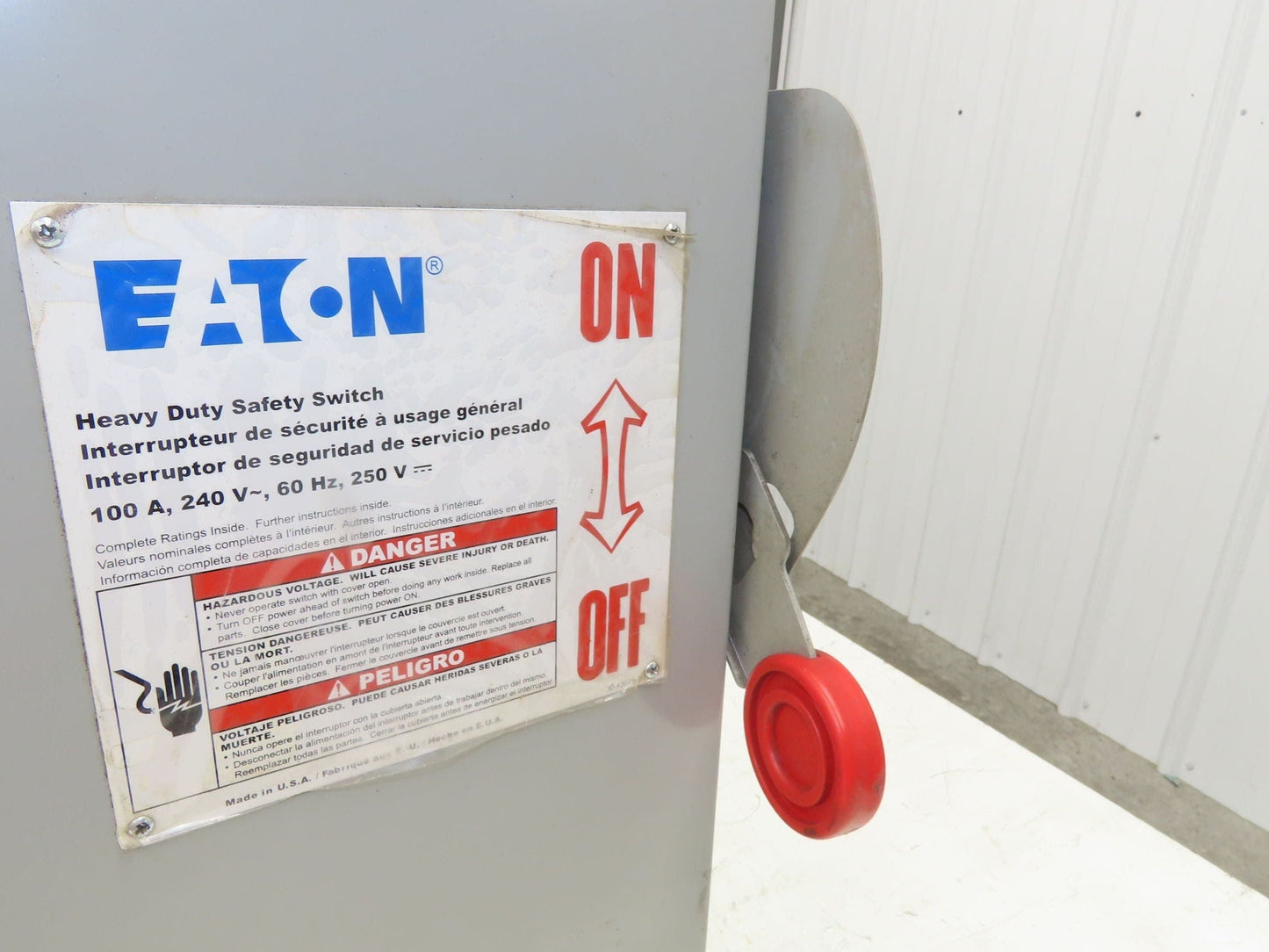 Eaton Cutler Hammer DH323FGKJSEL Fusible Disconnect Safety Switch 100A 240V 3Ph