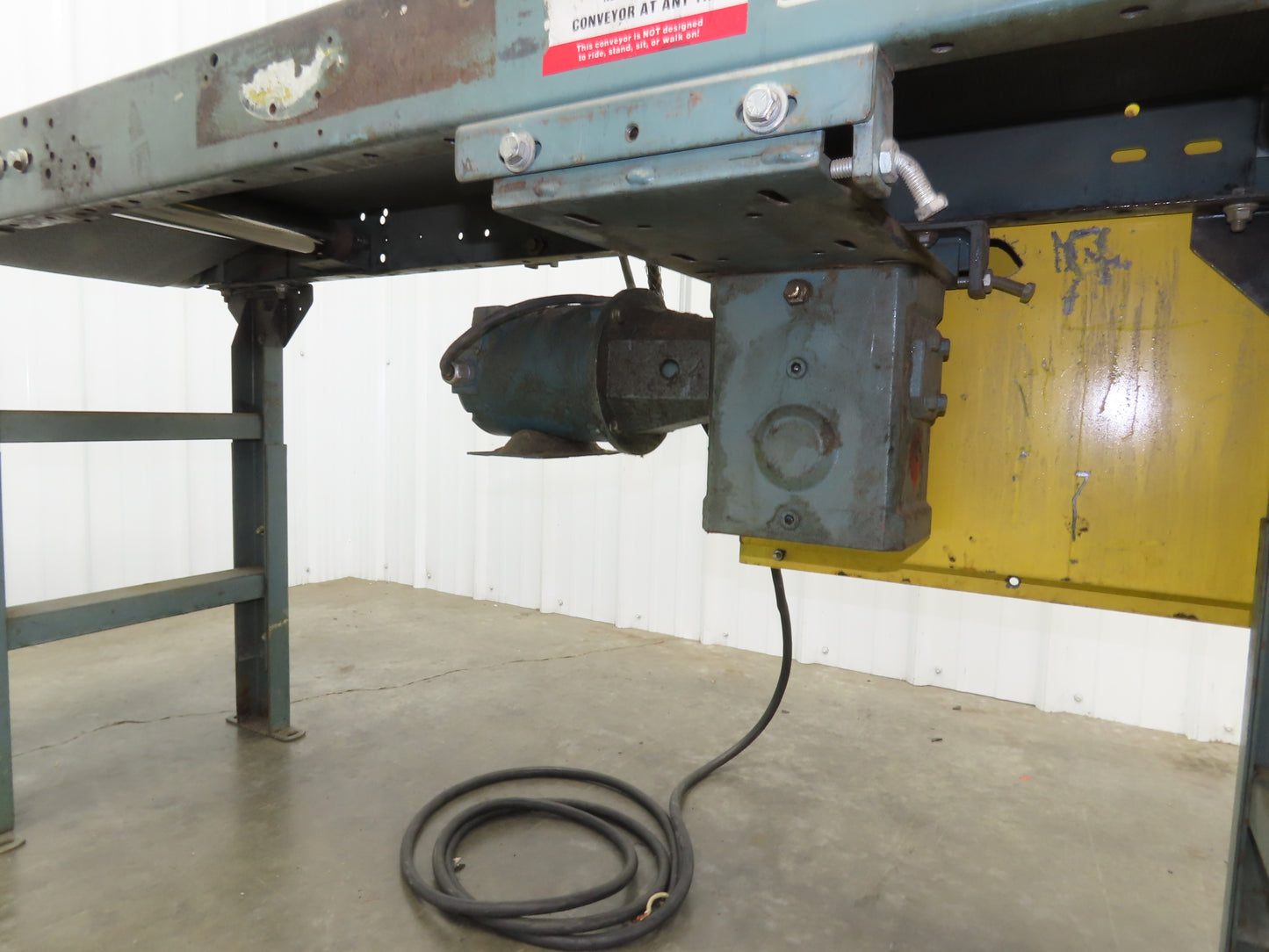 Hytrol 16"x 5' 10" Slider Bed Conveyor 12" Belt 230V 3PH Variable Speed Drive